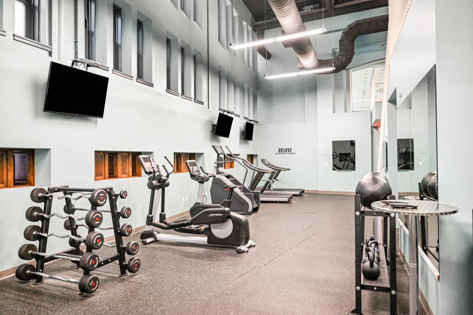 Heart Of Dt With Free Pool & Steam Plus Gym Luxe 812 Κλίβελαντ Εξωτερικό φωτογραφία
