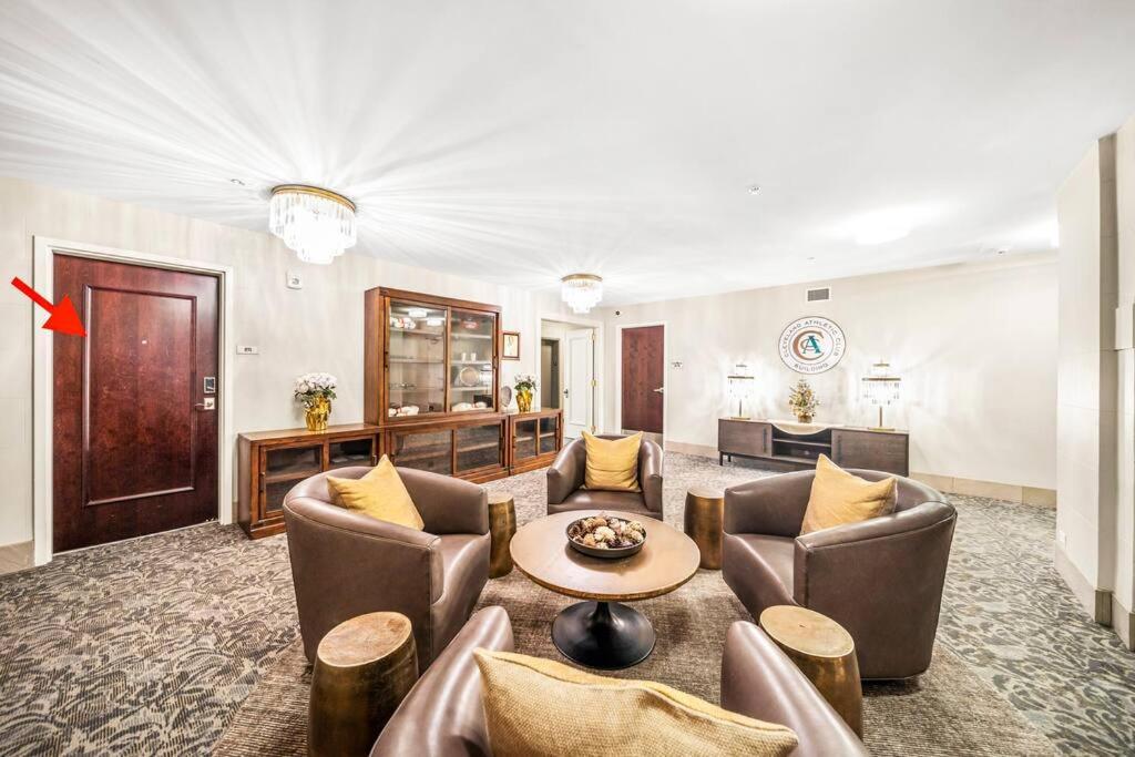 Heart Of Dt With Free Pool & Steam Plus Gym Luxe 812 Κλίβελαντ Εξωτερικό φωτογραφία